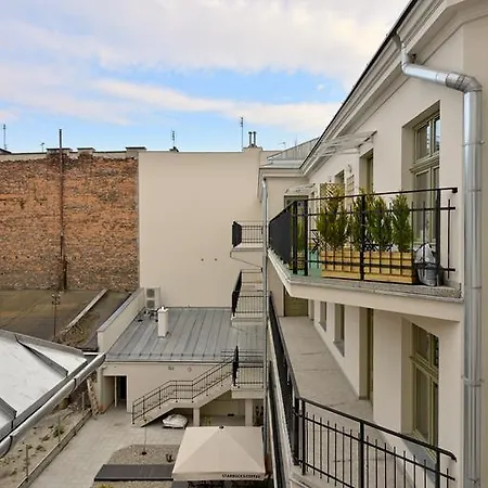 Bagatela Apartment *